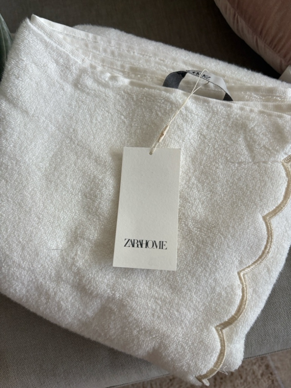 Zara Home White Scalloped Edge Bath Towel